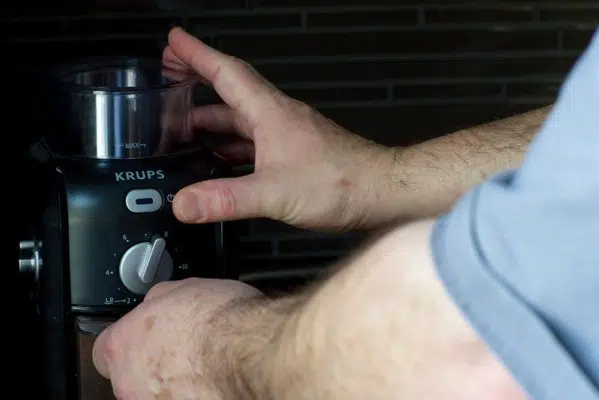 Focus how to properly grind your coffee beans